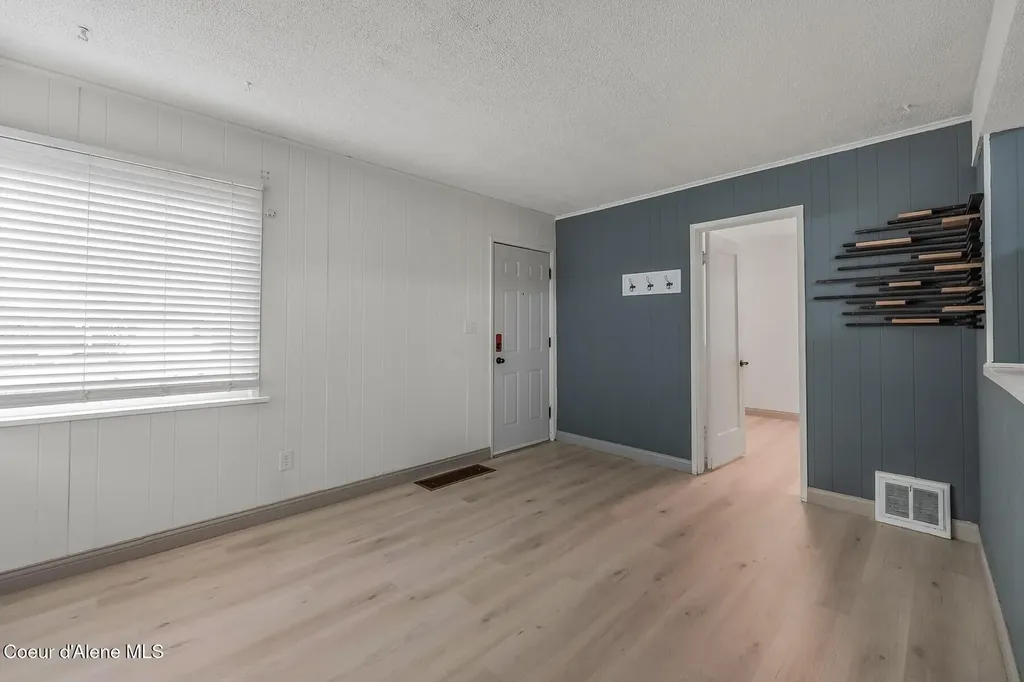 727 E Crown Avenue Spokane WA 99207