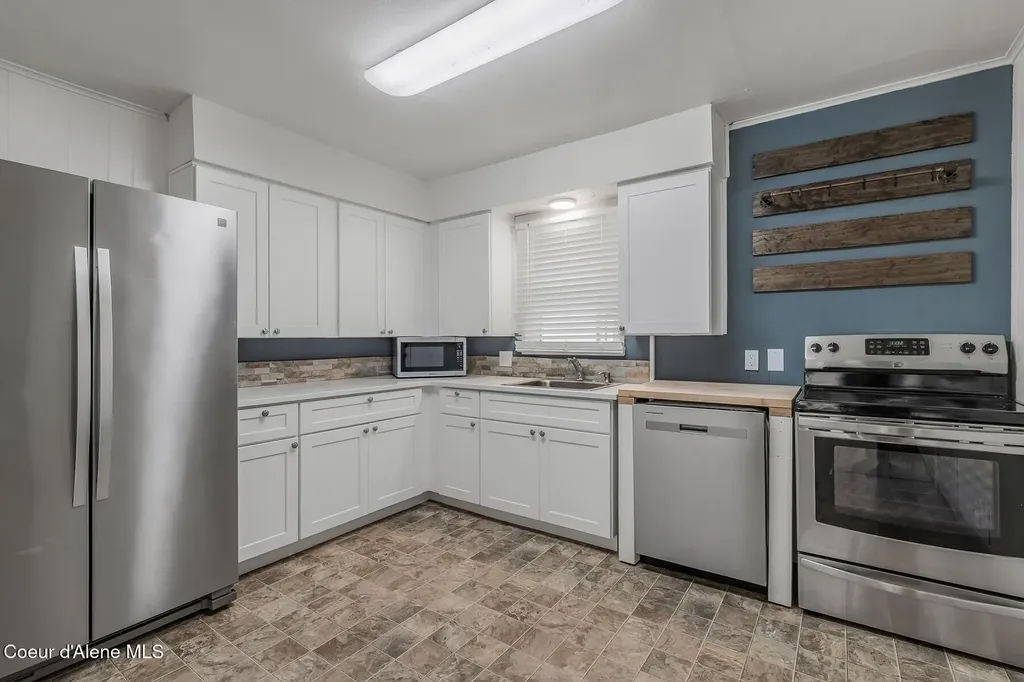727 E Crown Avenue Spokane WA 99207