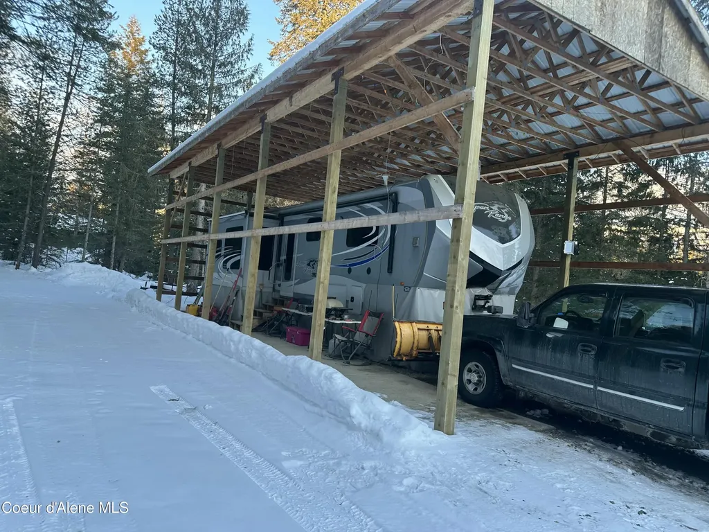 255 Thunder Alley Sandpoint ID 83864