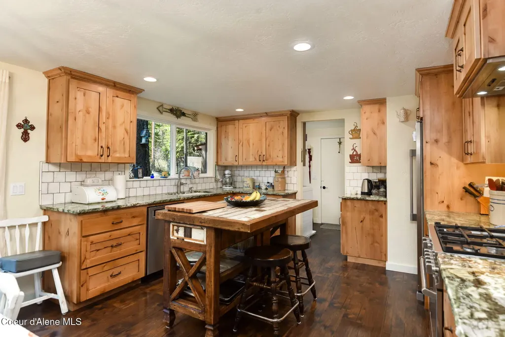 16232 E 1st Street Bayview ID 83803