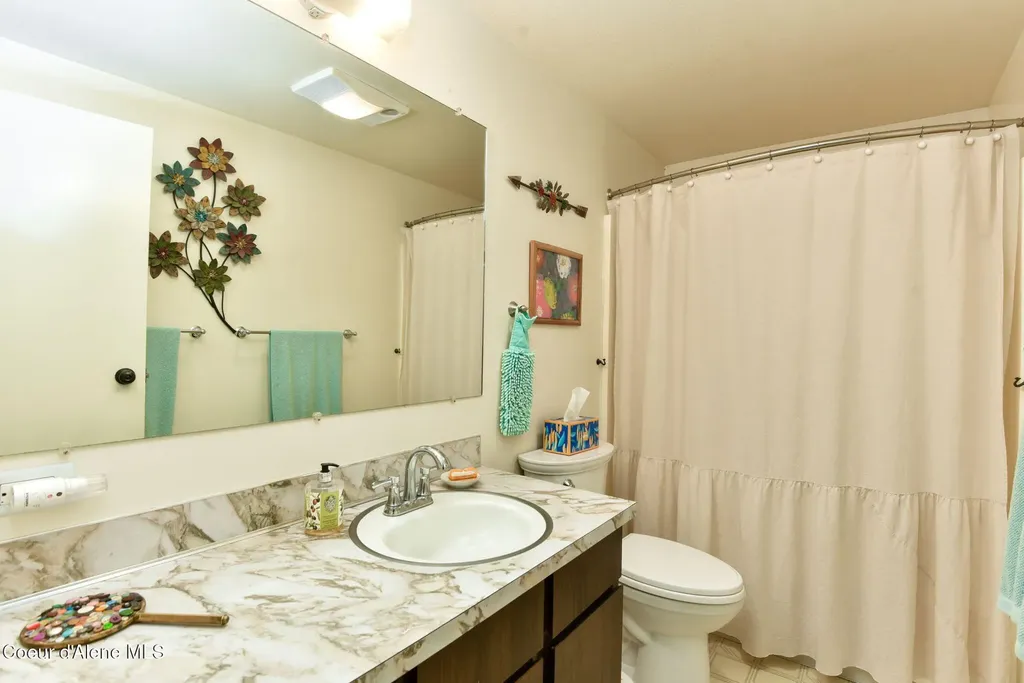 16232 E 1st Street Bayview ID 83803