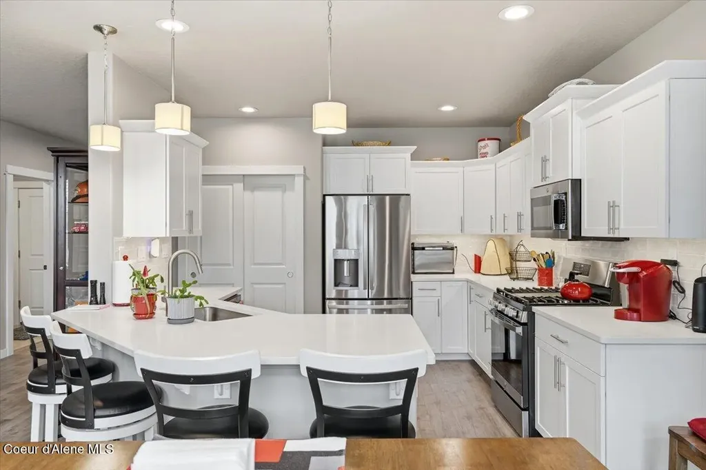 660 E Ripatti Way Hayden ID 83835