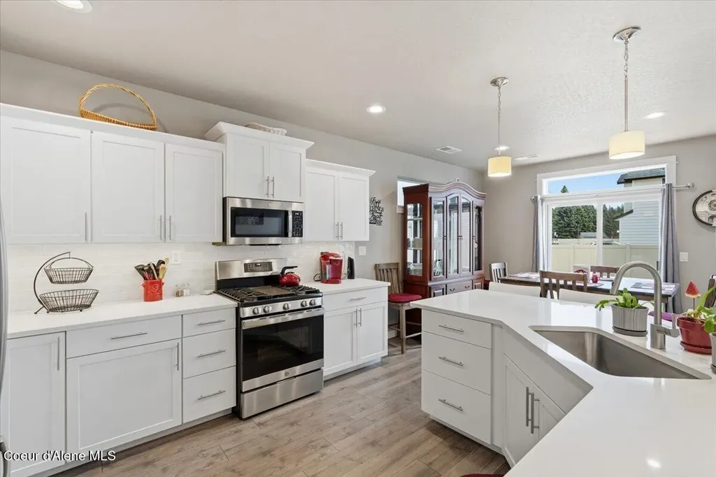 660 E Ripatti Way Hayden ID 83835