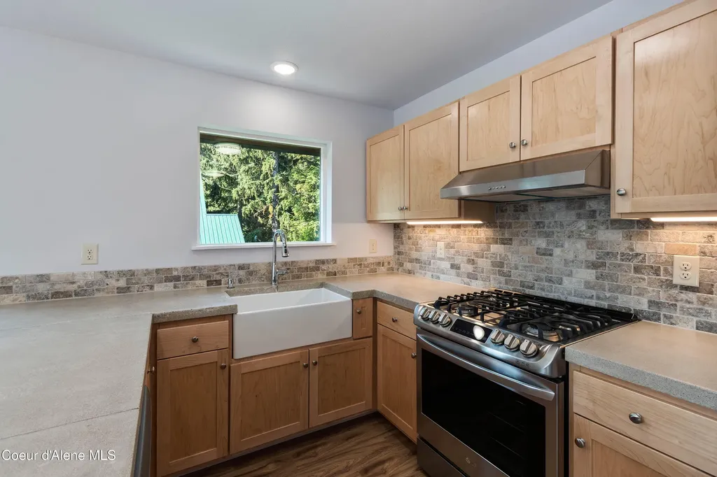 205 Ullr Drive Sandpoint ID 83864
