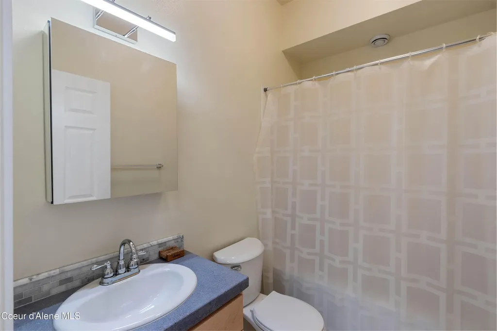 205 Ullr Drive Sandpoint ID 83864