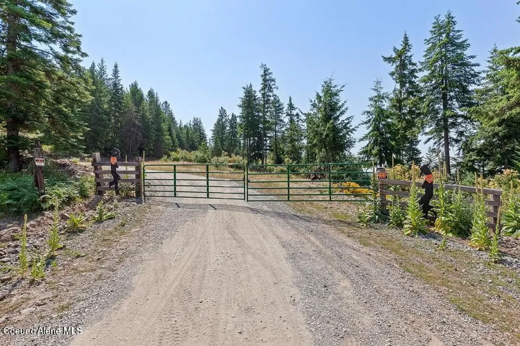 5254 E Mabel Lane Harrison ID 83833