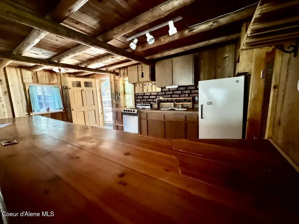221 Trask Pond Road Newport WA 99156