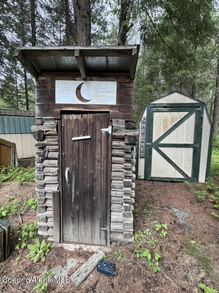 221 Trask Pond Road Newport WA 99156