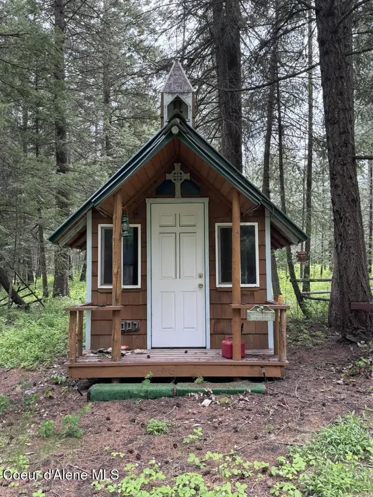 221 Trask Pond Road Newport WA 99156