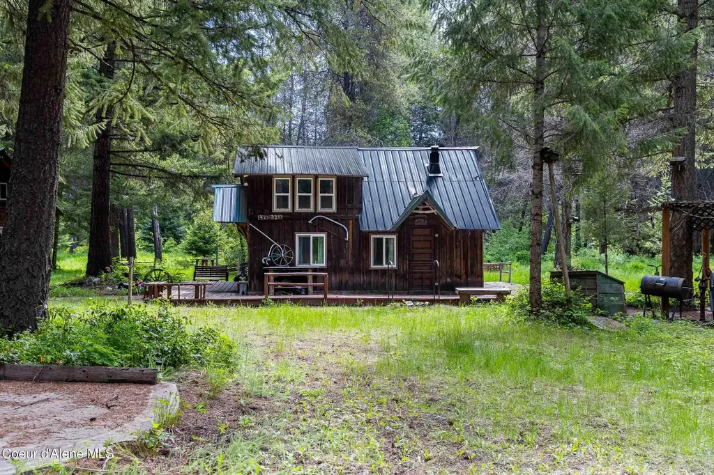 221 Trask Pond Road Newport WA 99156