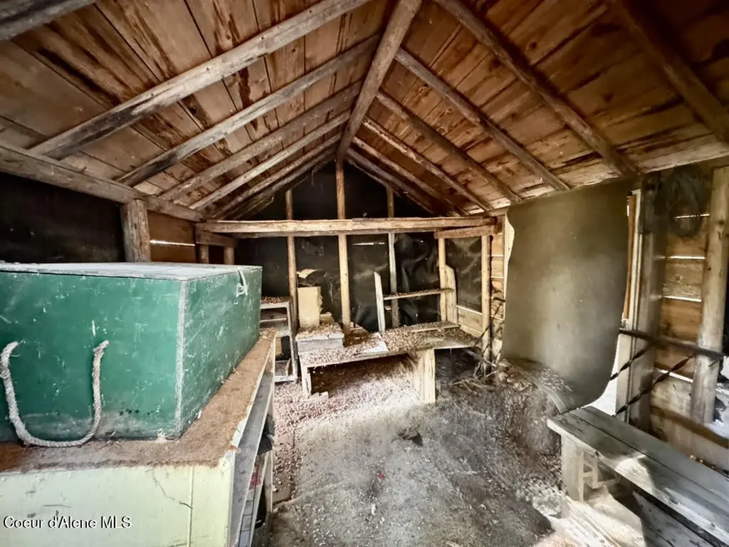 221 Trask Pond Road Newport WA 99156