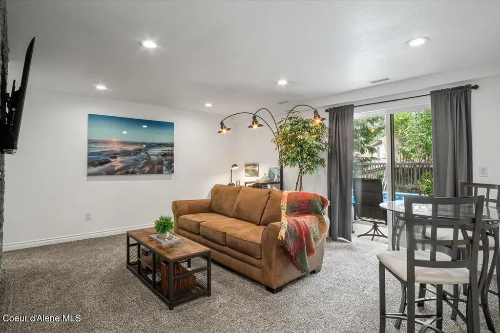 10569 N Friar Drive Hayden ID 83835
