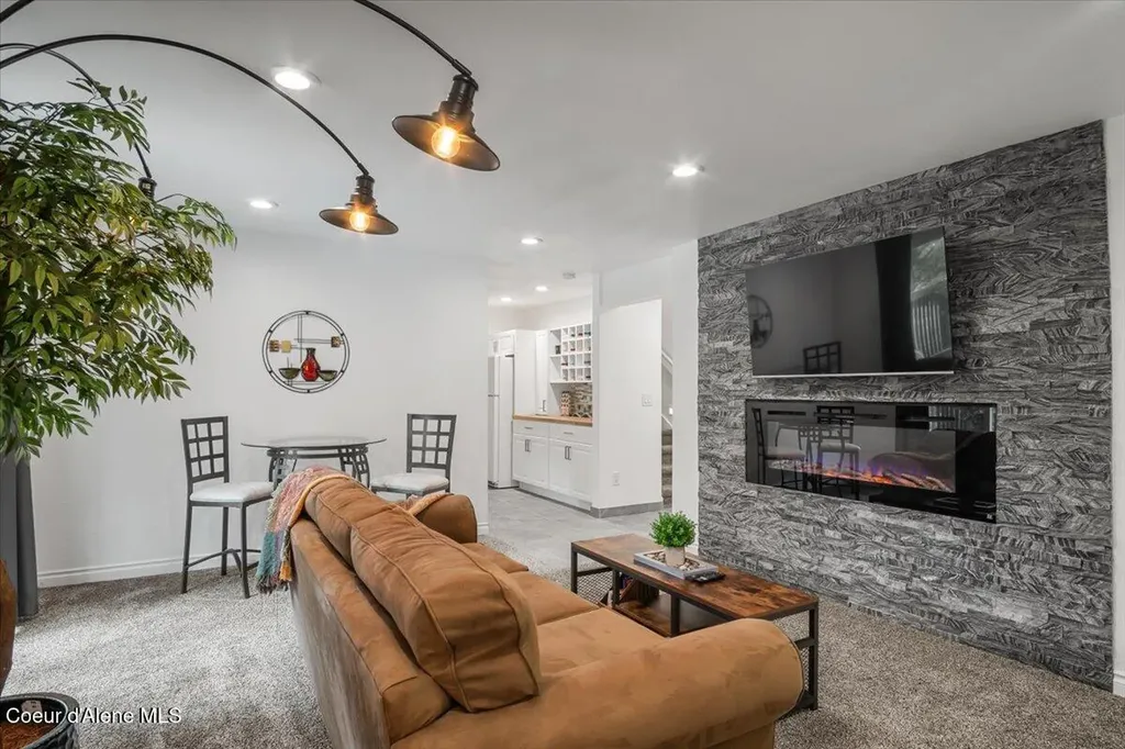 10569 N Friar Drive Hayden ID 83835