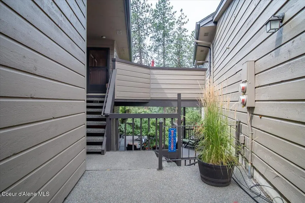 10569 N Friar Drive Hayden ID 83835