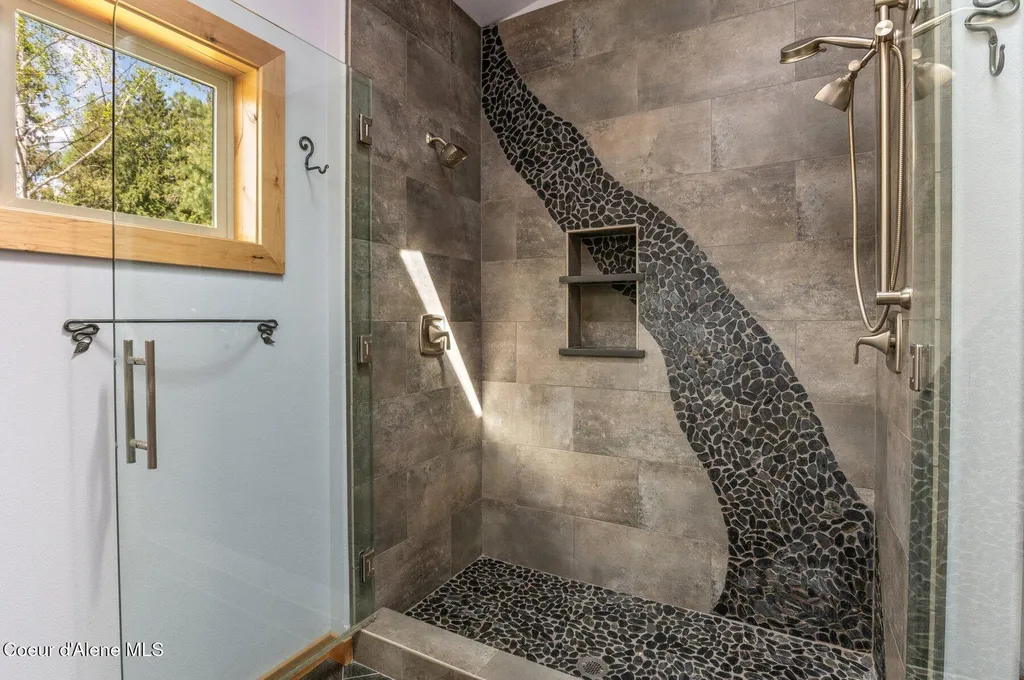 4110 Burns Court Sandpoint ID 83864
