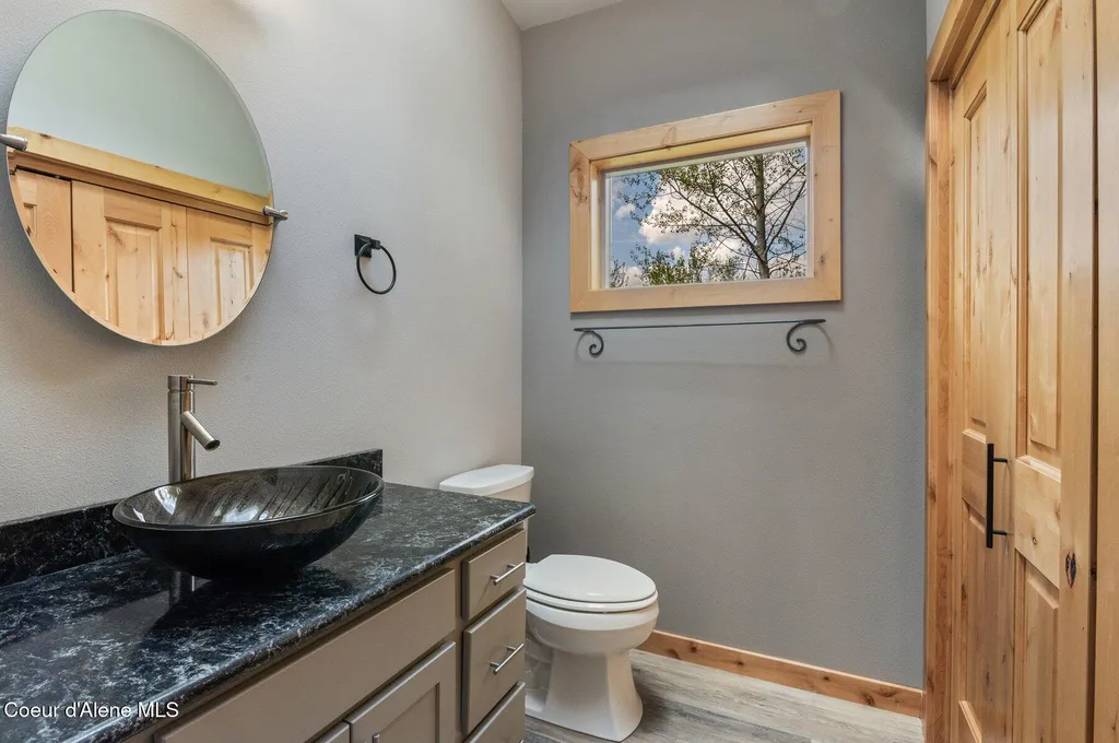 4110 Burns Court Sandpoint ID 83864