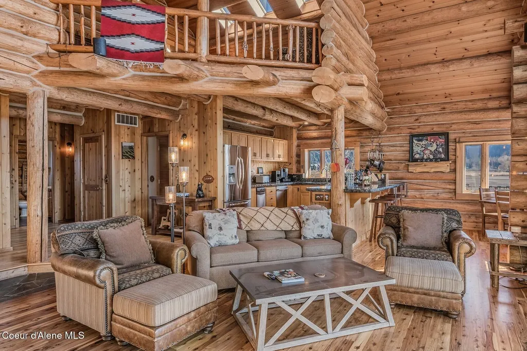 296 Camp Peine Road Sagle ID 83860