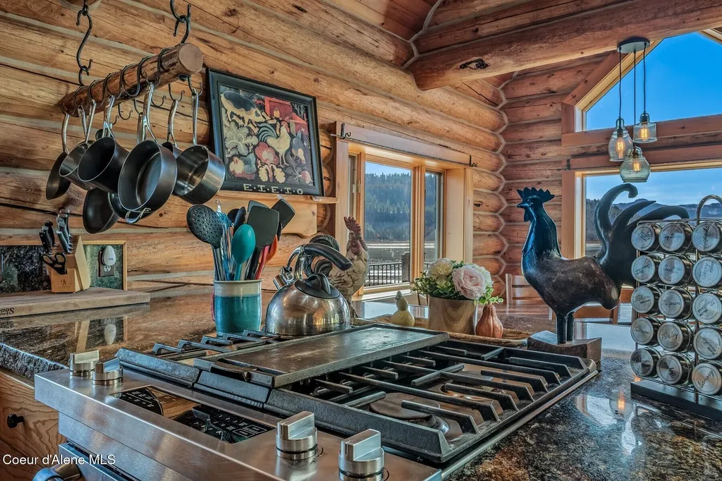 296 Camp Peine Road Sagle ID 83860
