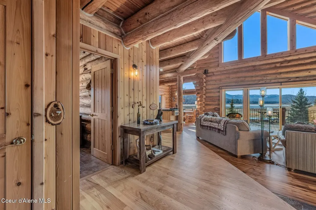 296 Camp Peine Road Sagle ID 83860