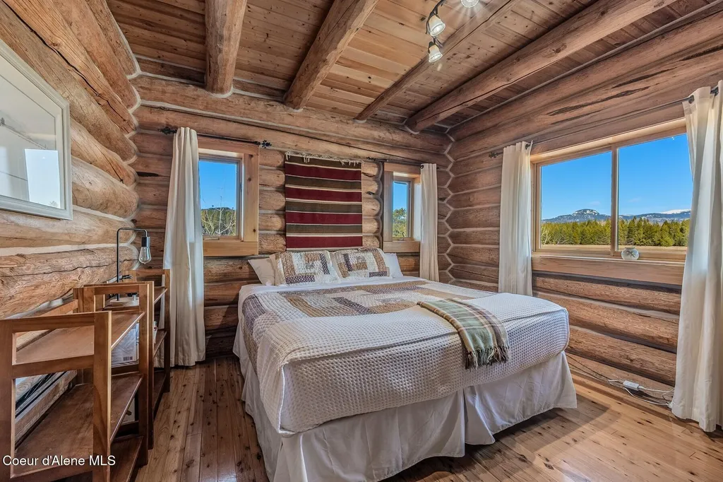 296 Camp Peine Road Sagle ID 83860