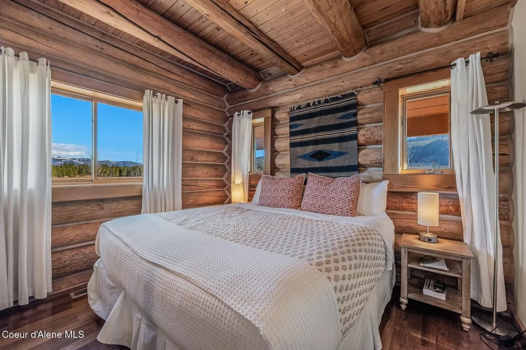 296 Camp Peine Road Sagle ID 83860