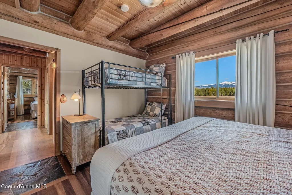 296 Camp Peine Road Sagle ID 83860
