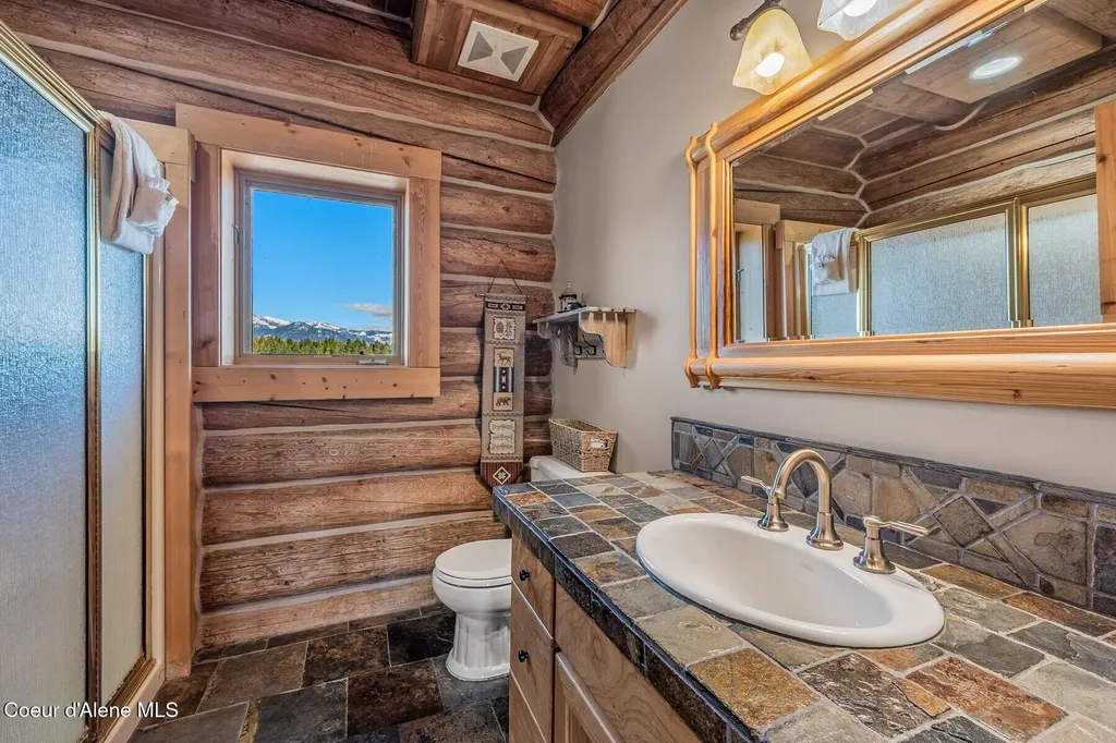 296 Camp Peine Road Sagle ID 83860