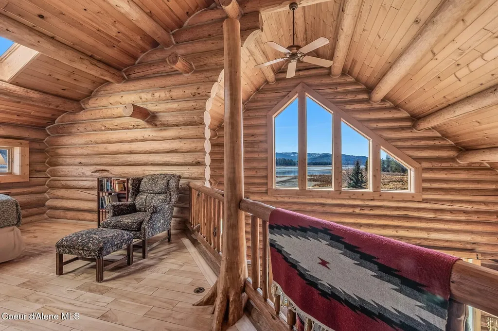 296 Camp Peine Road Sagle ID 83860