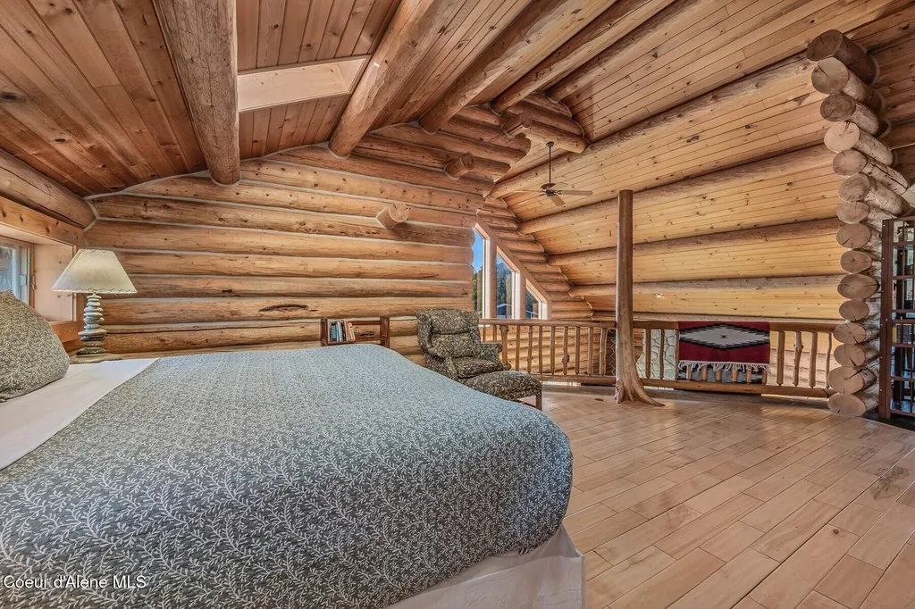 296 Camp Peine Road Sagle ID 83860