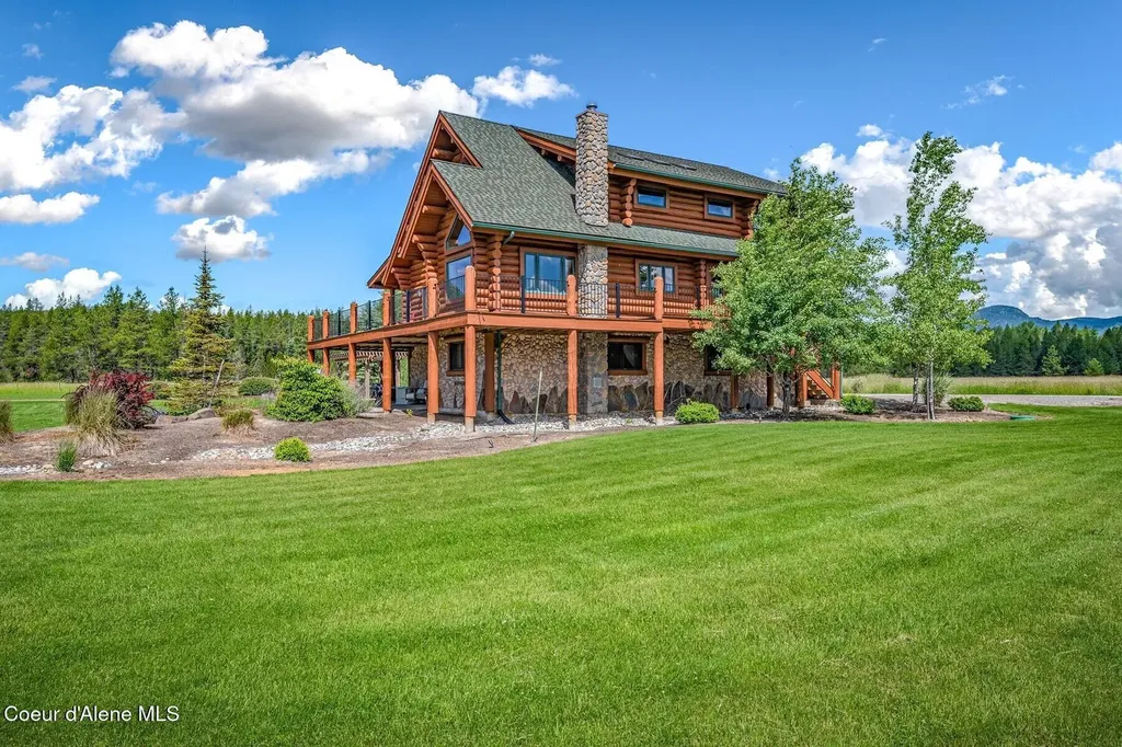 296 Camp Peine Road Sagle ID 83860