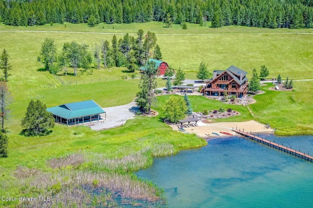 296 Camp Peine Road Sagle ID 83860