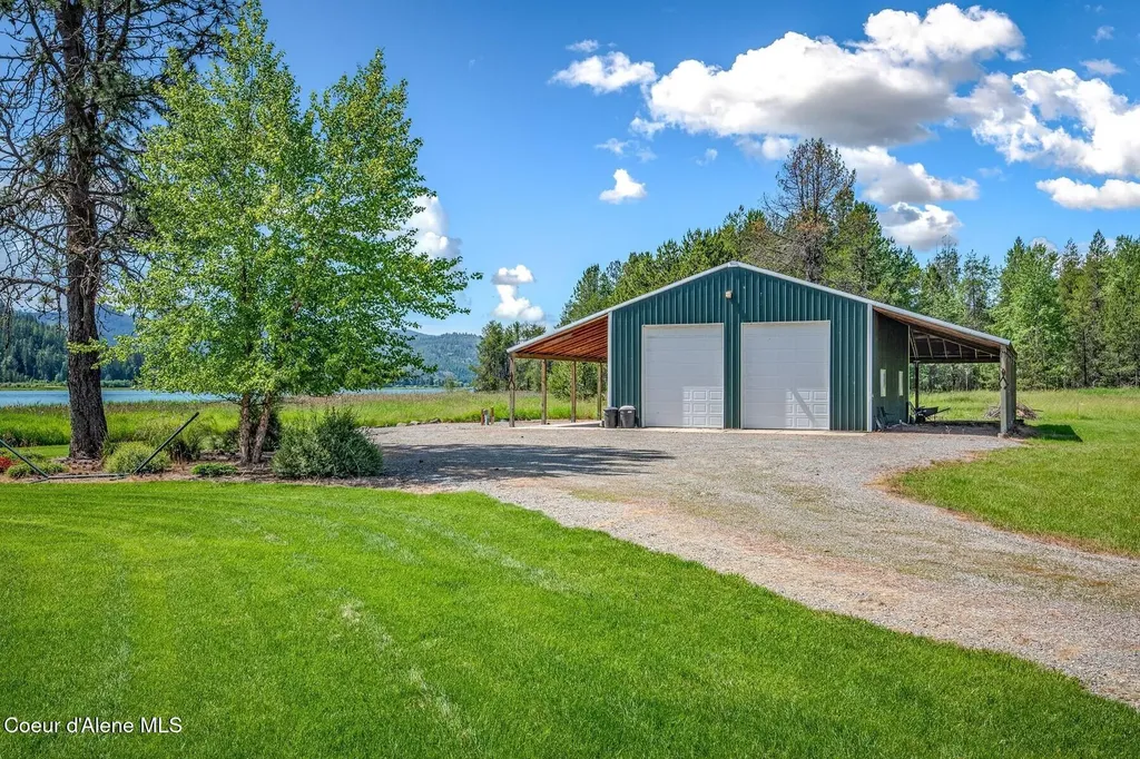 296 Camp Peine Road Sagle ID 83860