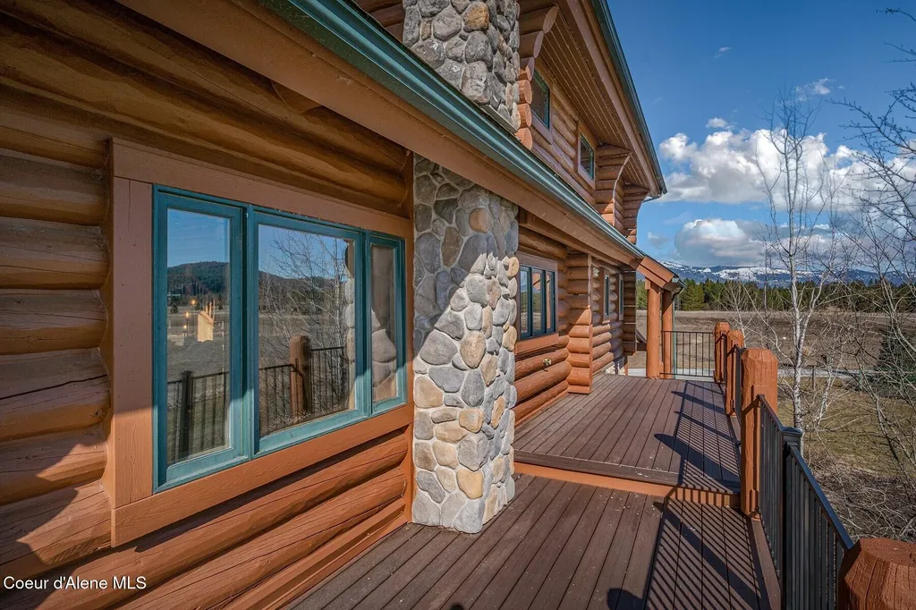 296 Camp Peine Road Sagle ID 83860