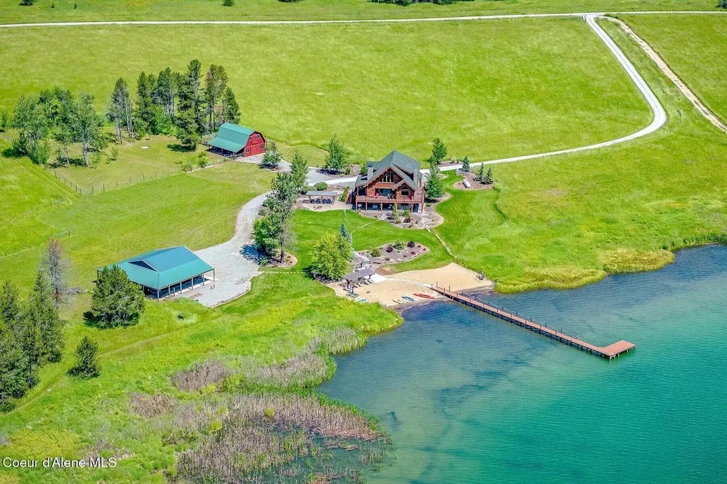 296 Camp Peine Road Sagle ID 83860