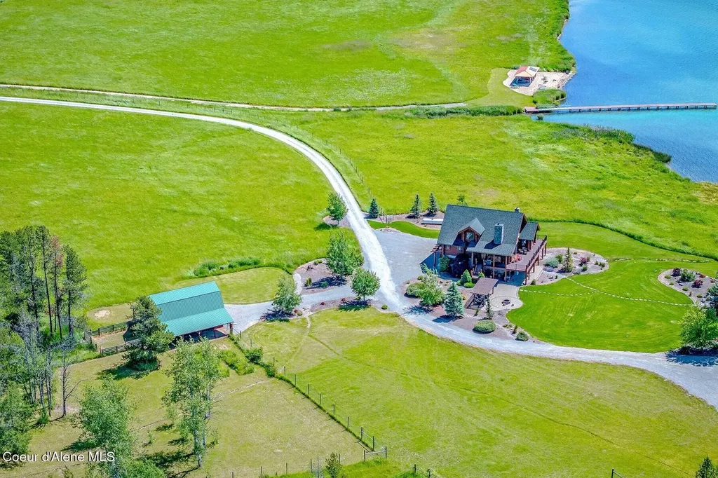 296 Camp Peine Road Sagle ID 83860