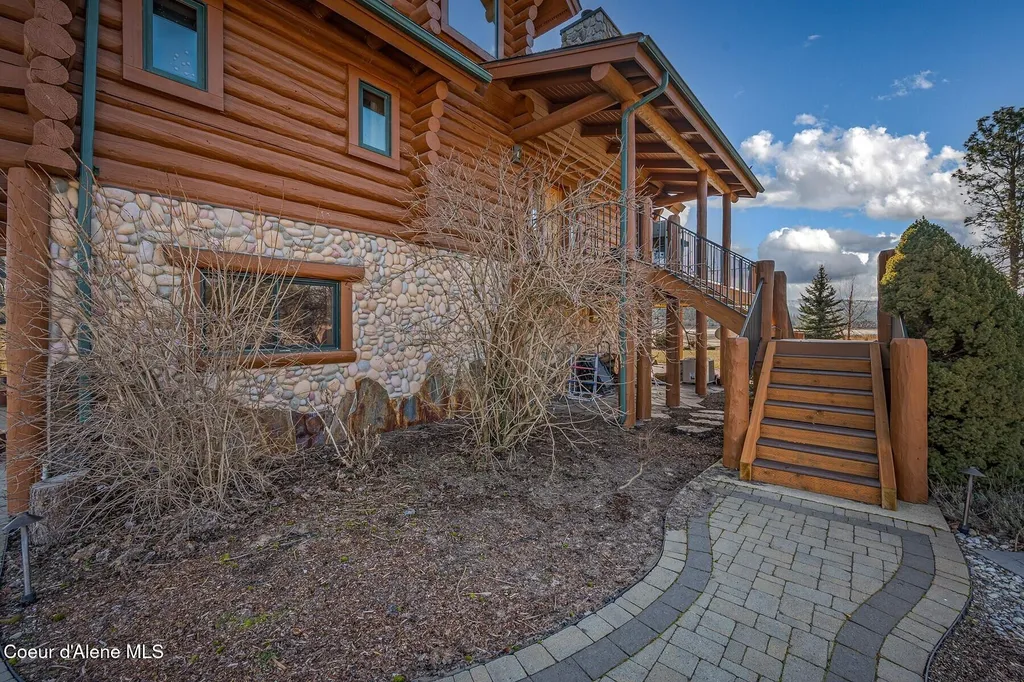 296 Camp Peine Road Sagle ID 83860
