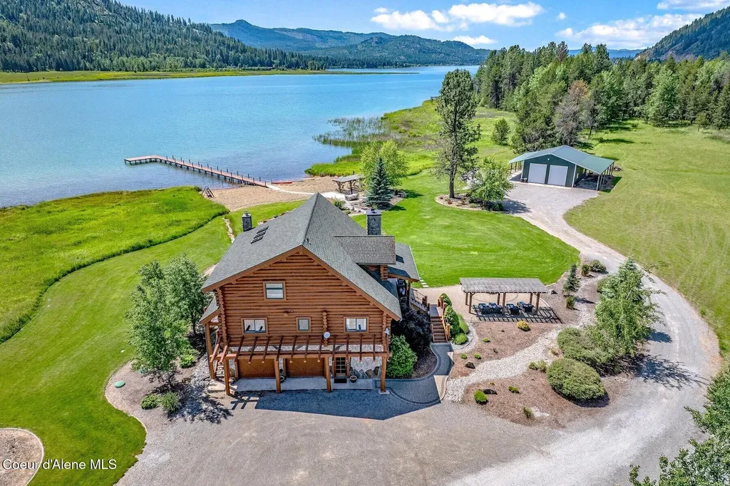 296 Camp Peine Road Sagle ID 83860