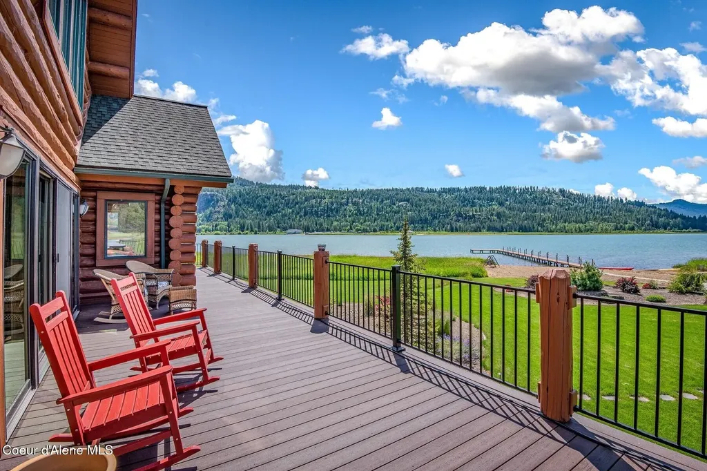 296 Camp Peine Road Sagle ID 83860