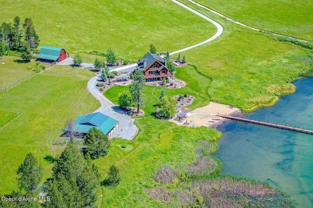 296 Camp Peine Road Sagle ID 83860
