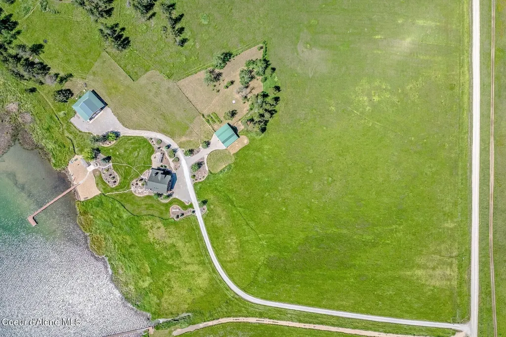 296 Camp Peine Road Sagle ID 83860