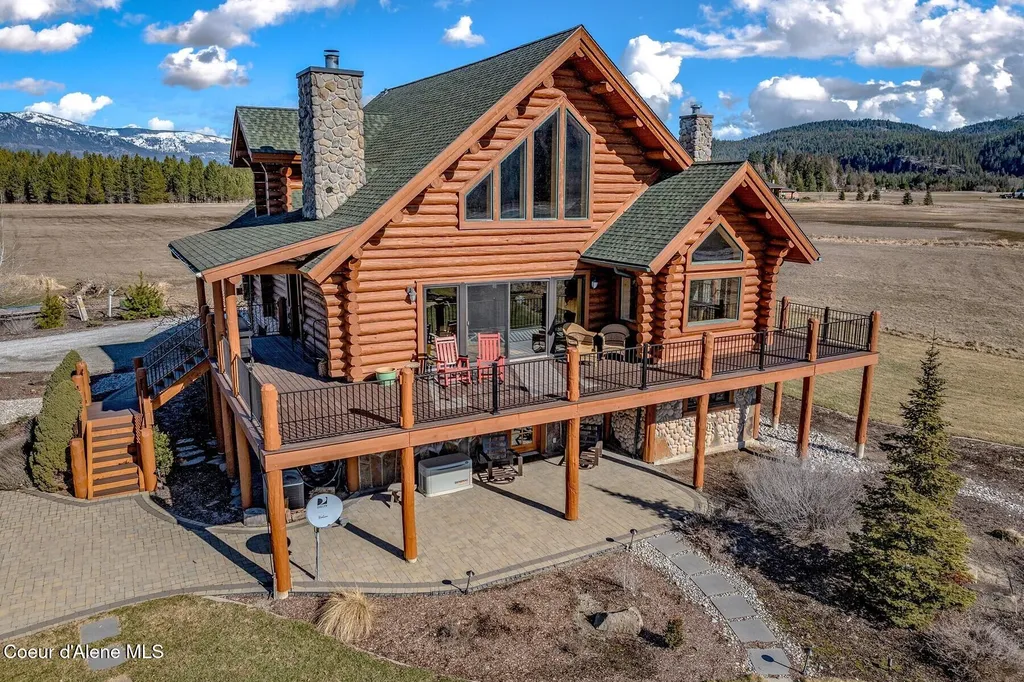 296 Camp Peine Road Sagle ID 83860