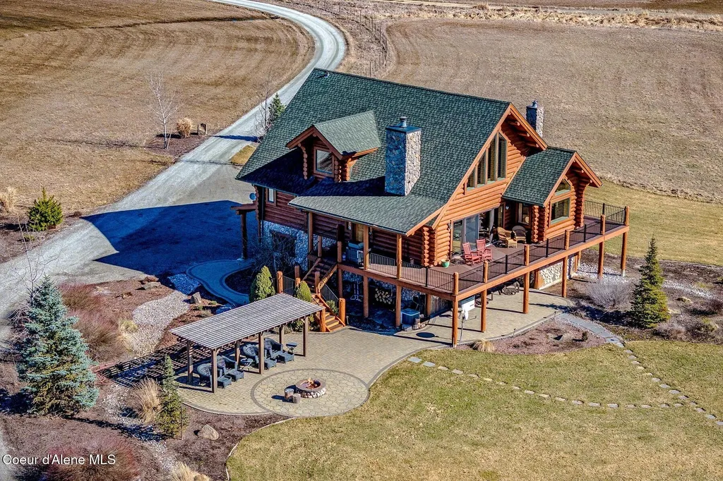 296 Camp Peine Road Sagle ID 83860