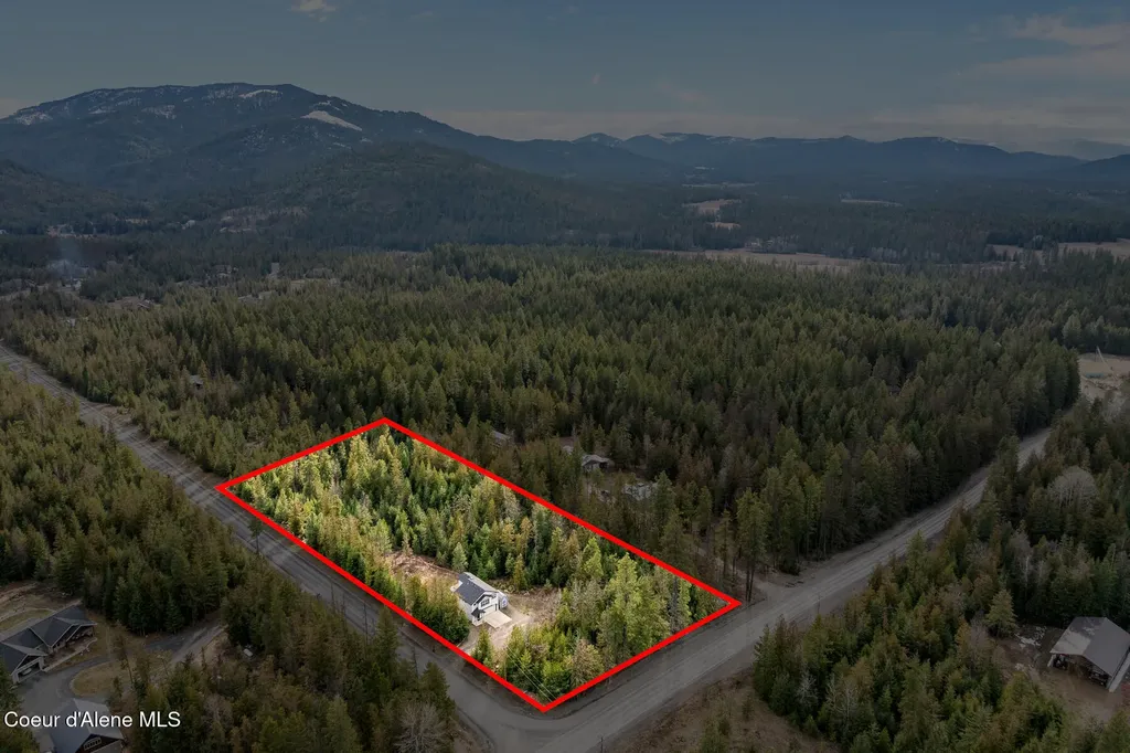 26 Discovery Way Sagle ID 83860