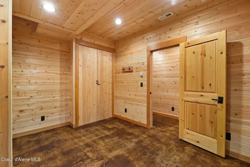 2222 Hidden Valley Road Sandpoint ID 83864