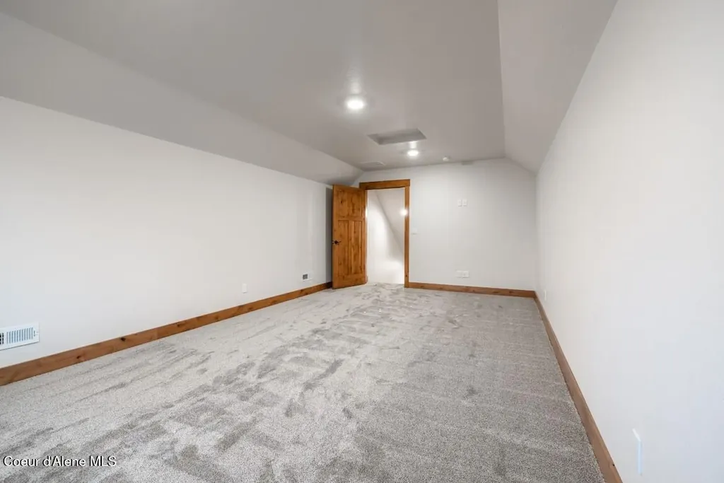 10104 N Hubble Street Hayden ID 83835