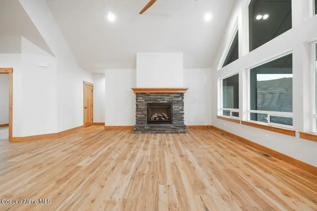 10104 N Hubble Street Hayden ID 83835