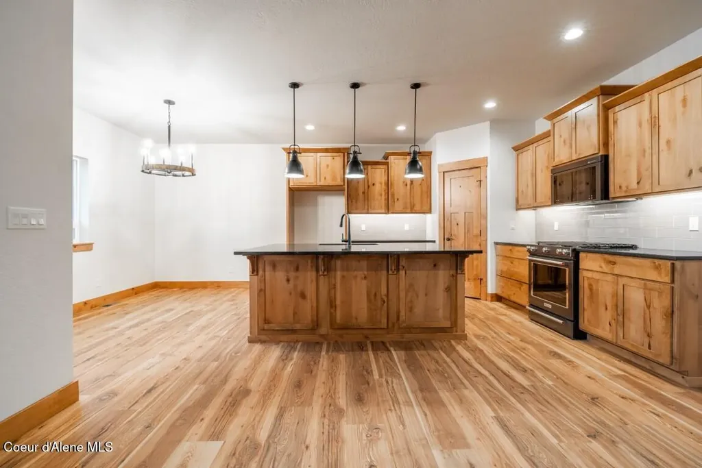 10104 N Hubble Street Hayden ID 83835