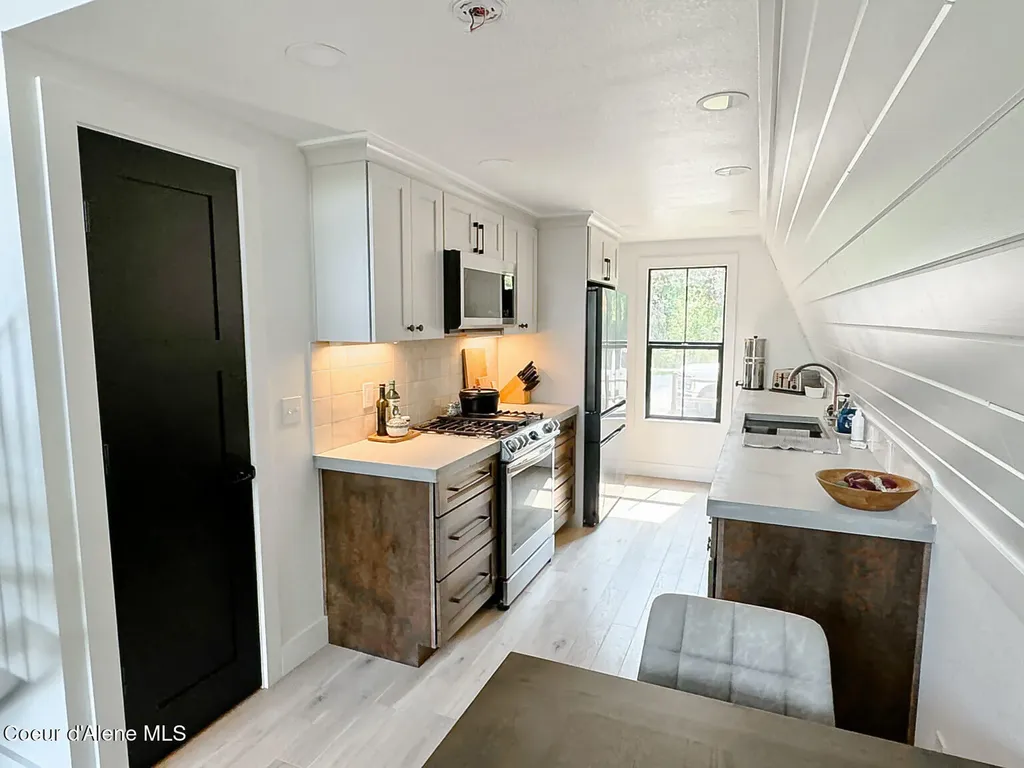 2151 Highland Flats Road Naples ID 83847
