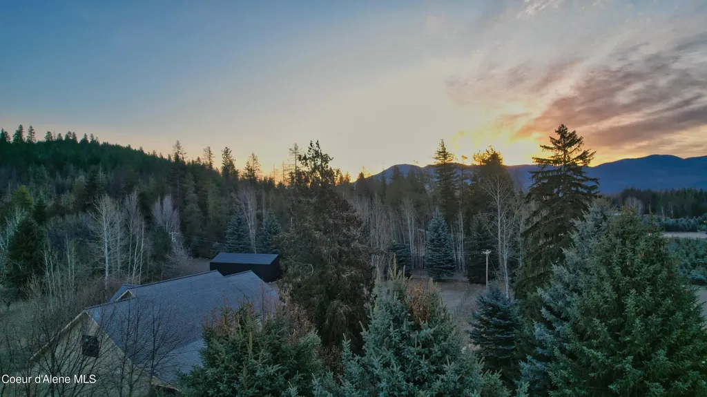 2151 Highland Flats Road Naples ID 83847