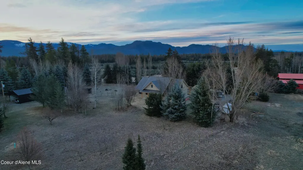 2151 Highland Flats Road Naples ID 83847